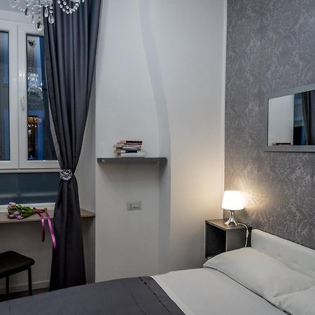 Inside Roma Rooms Экстерьер фото