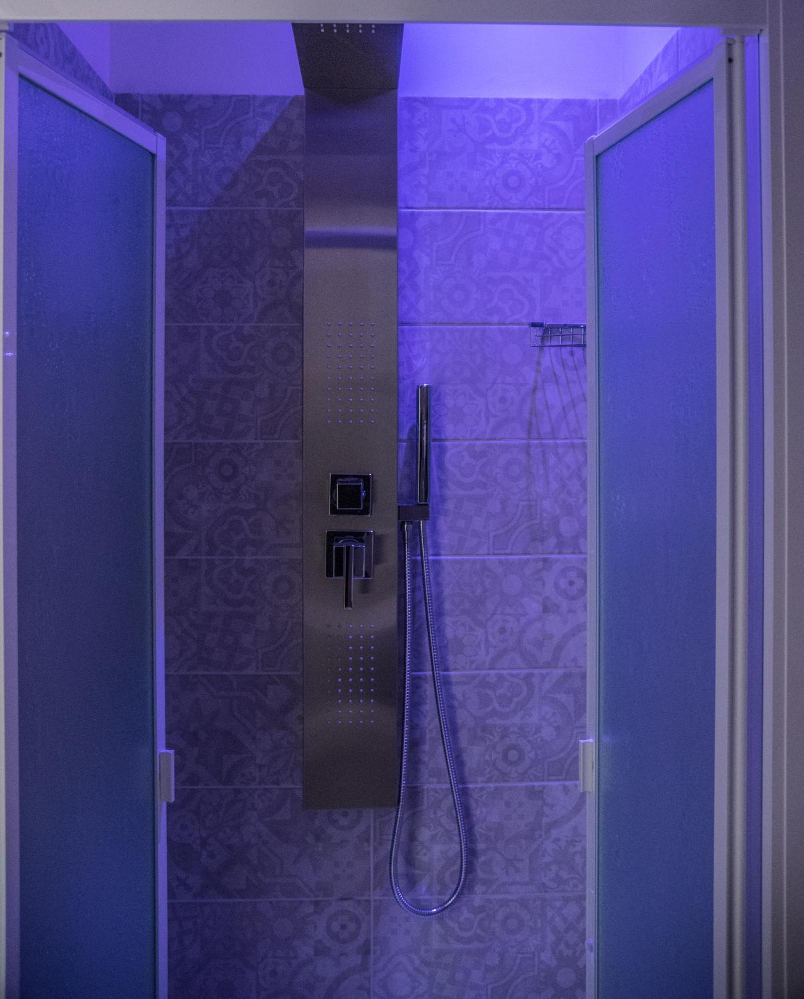 Inside Roma Rooms Экстерьер фото