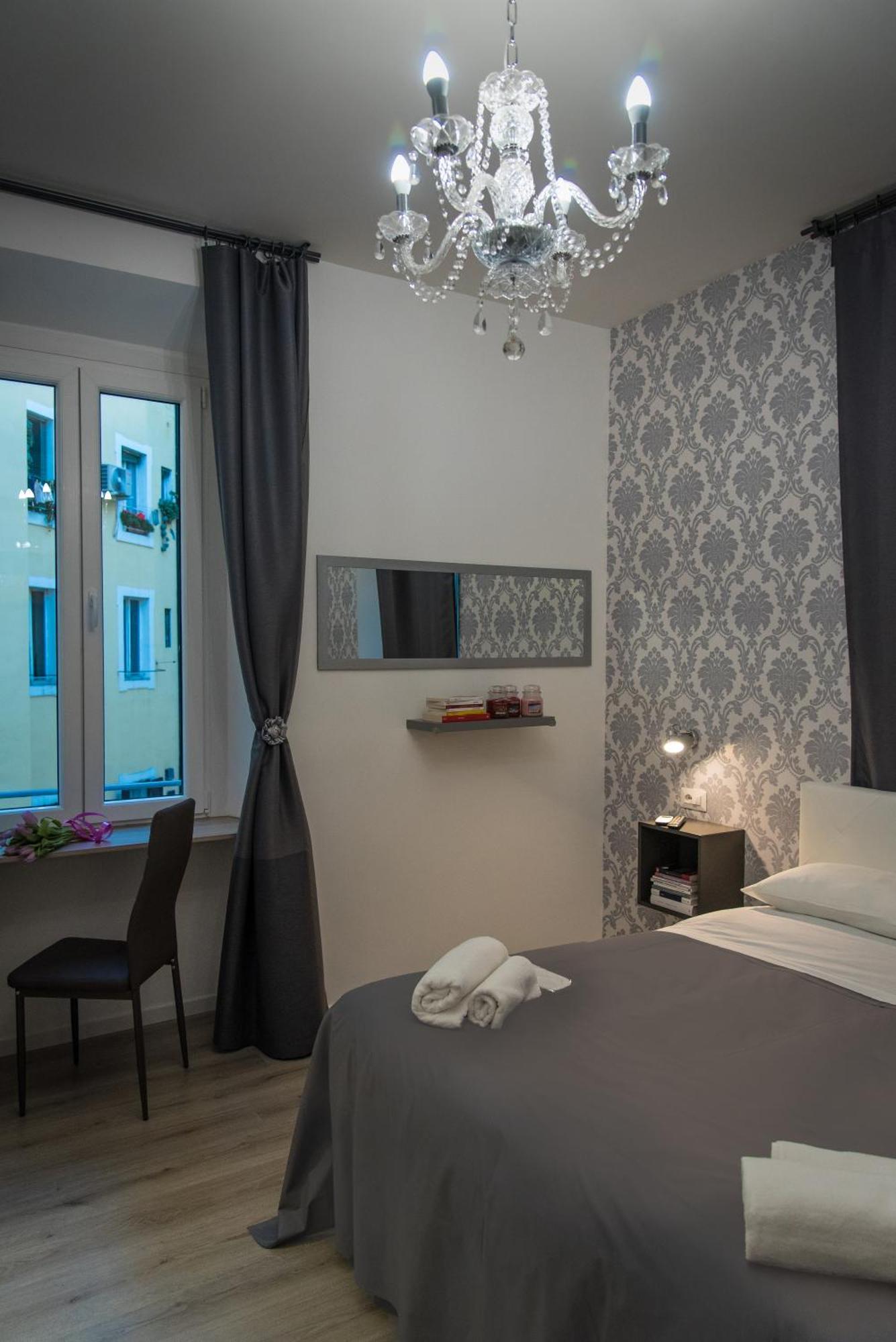 Inside Roma Rooms Экстерьер фото