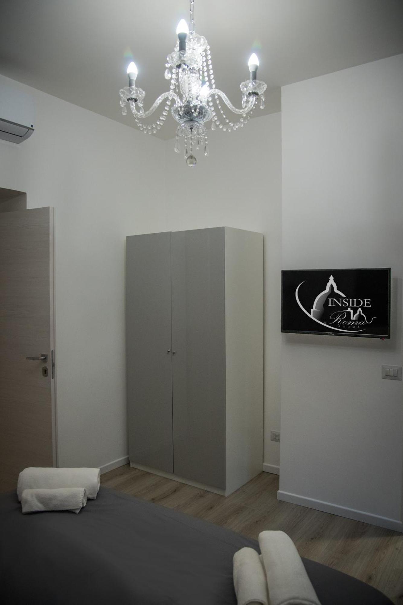 Inside Roma Rooms Экстерьер фото