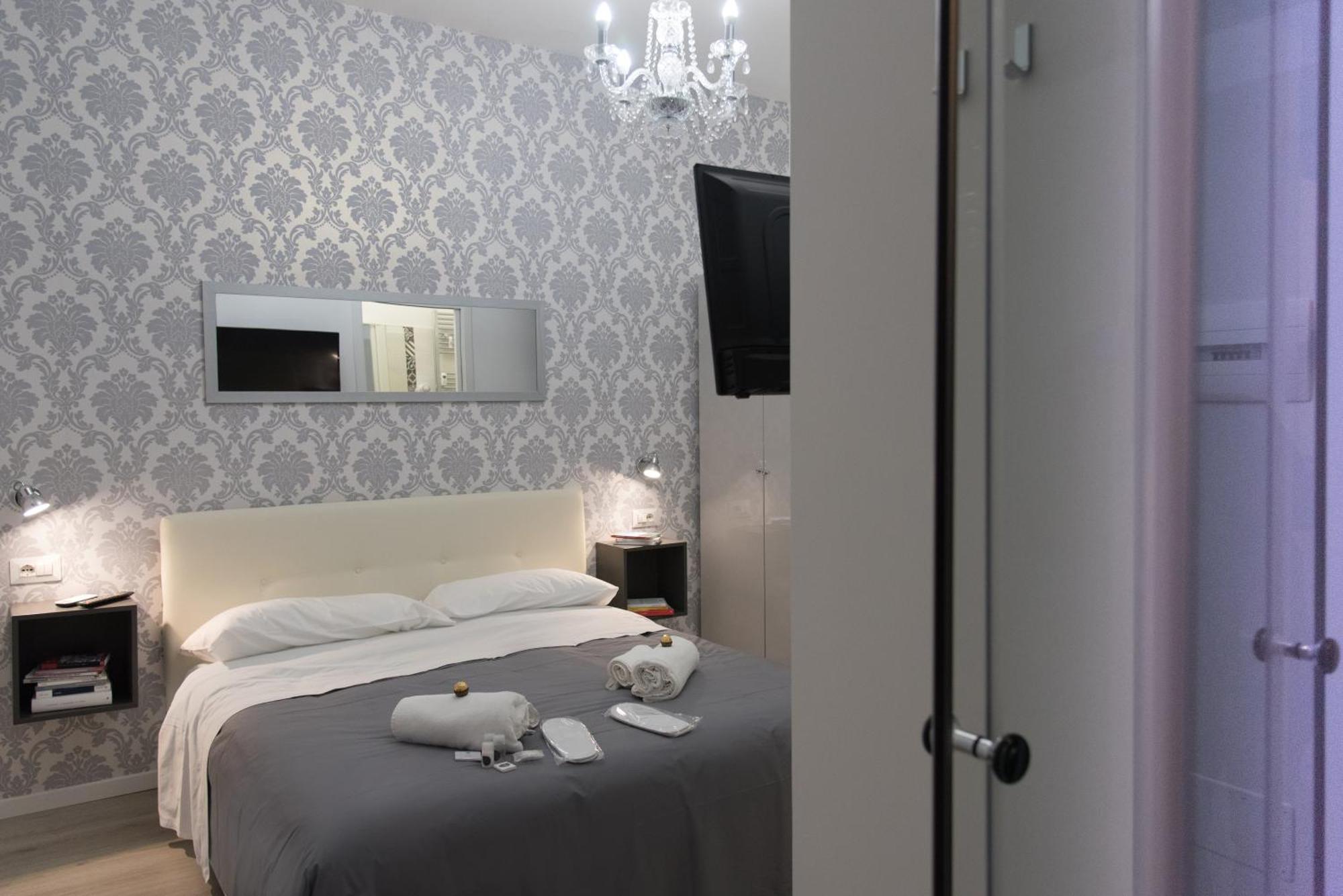 Inside Roma Rooms Экстерьер фото