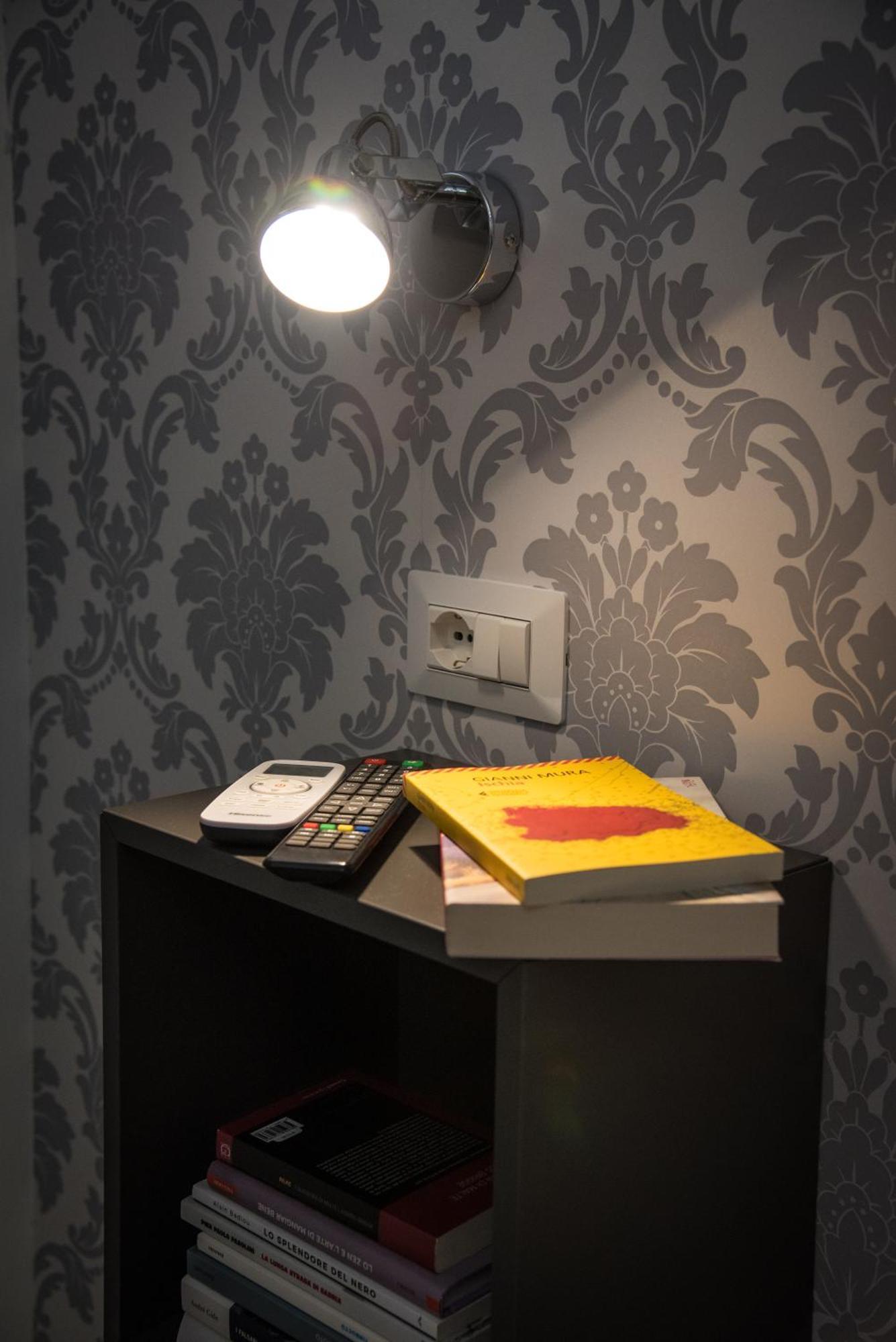 Inside Roma Rooms Экстерьер фото