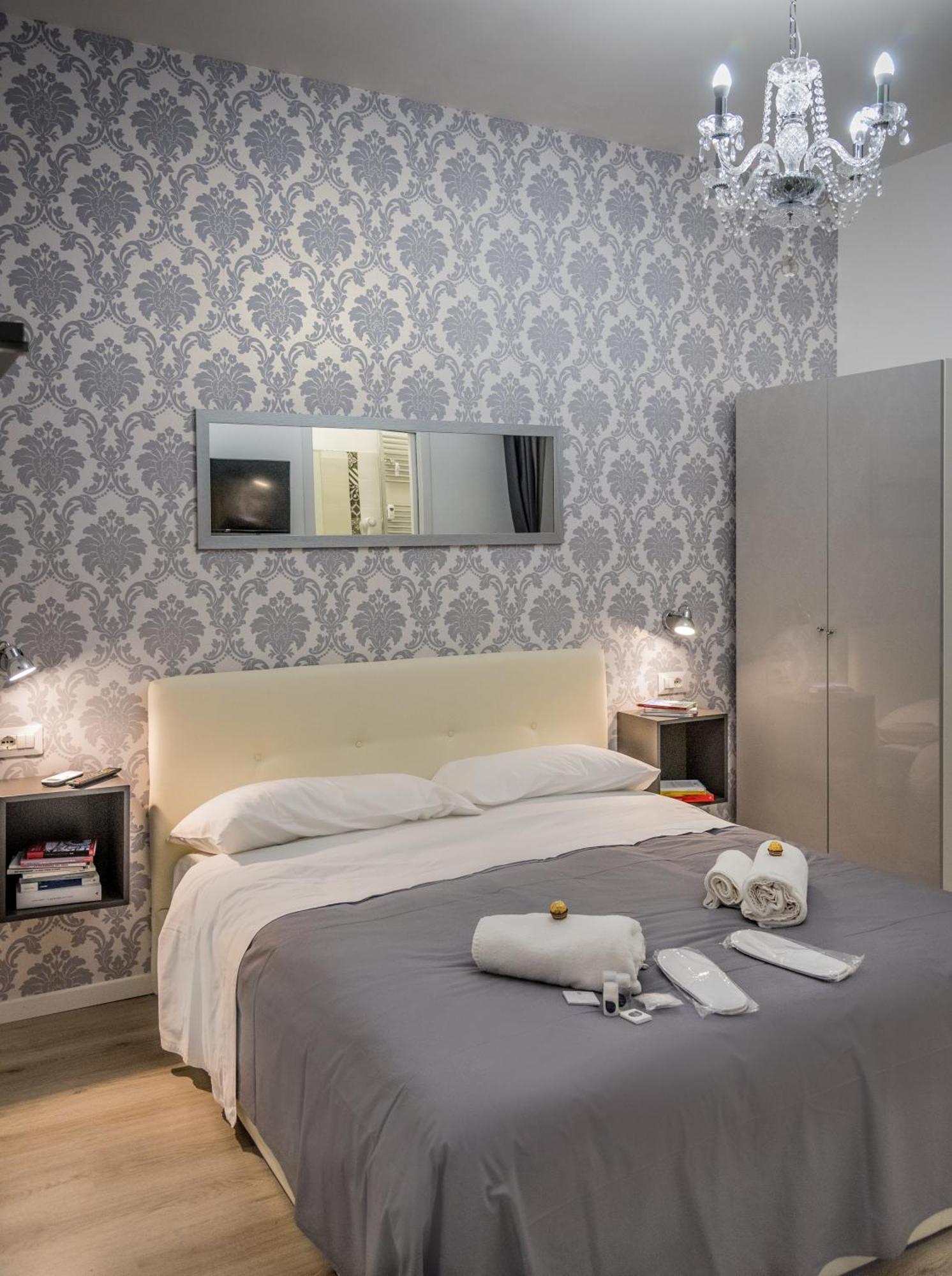 Inside Roma Rooms Экстерьер фото