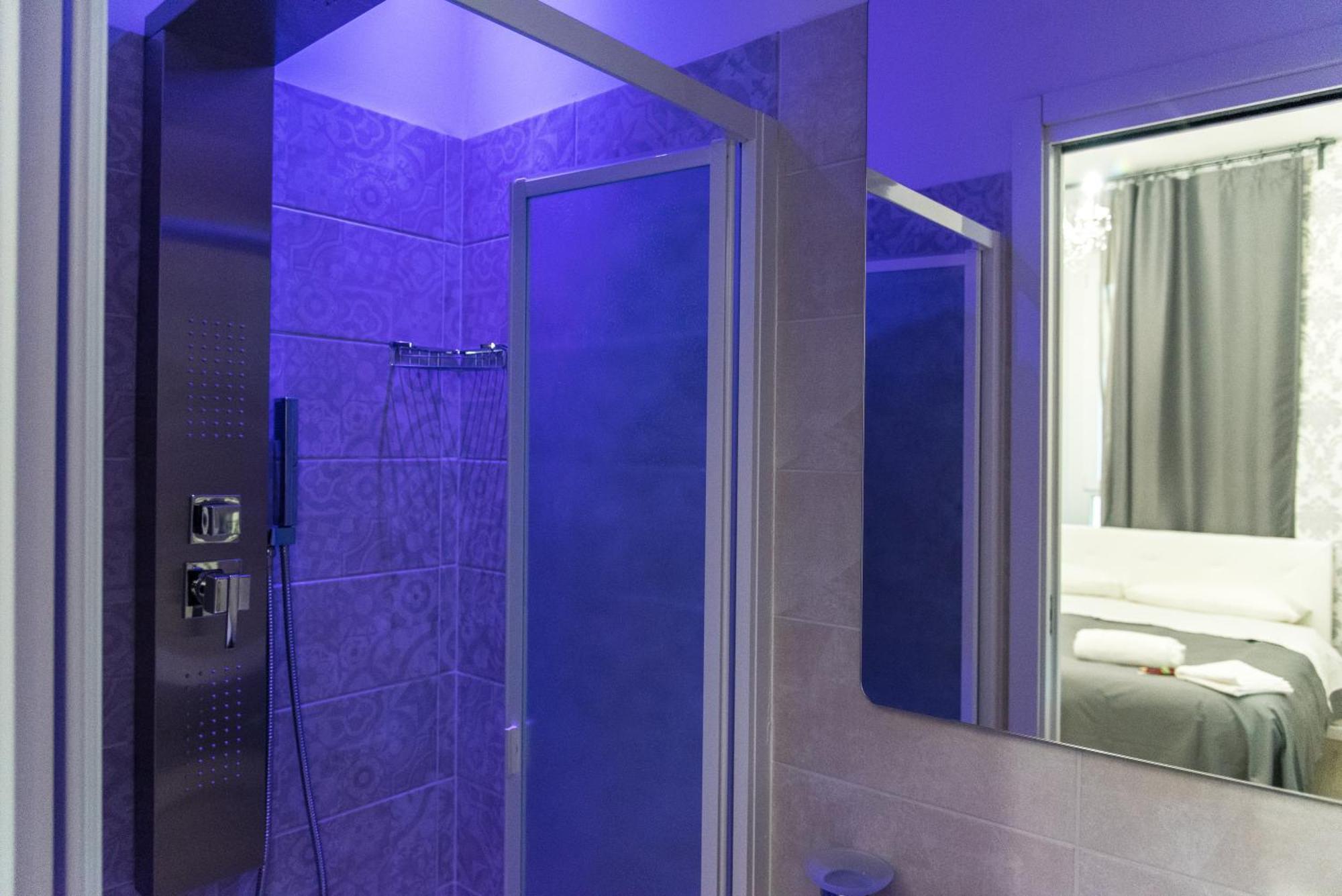 Inside Roma Rooms Экстерьер фото
