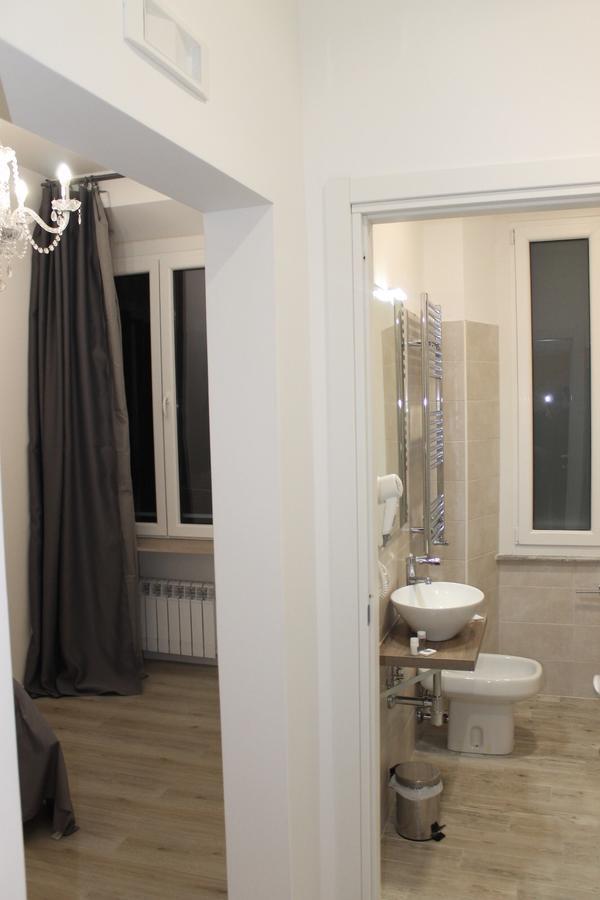 Inside Roma Rooms Экстерьер фото