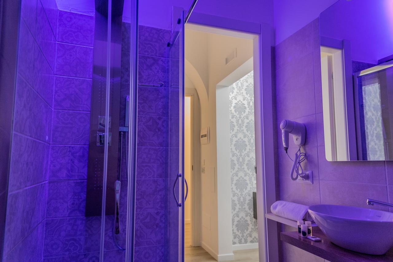Inside Roma Rooms Экстерьер фото