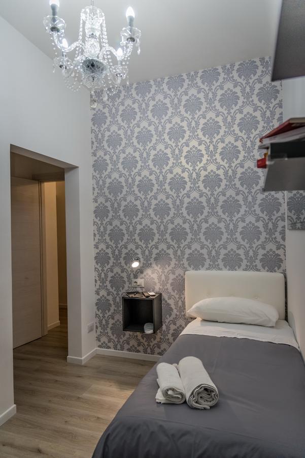 Inside Roma Rooms Экстерьер фото