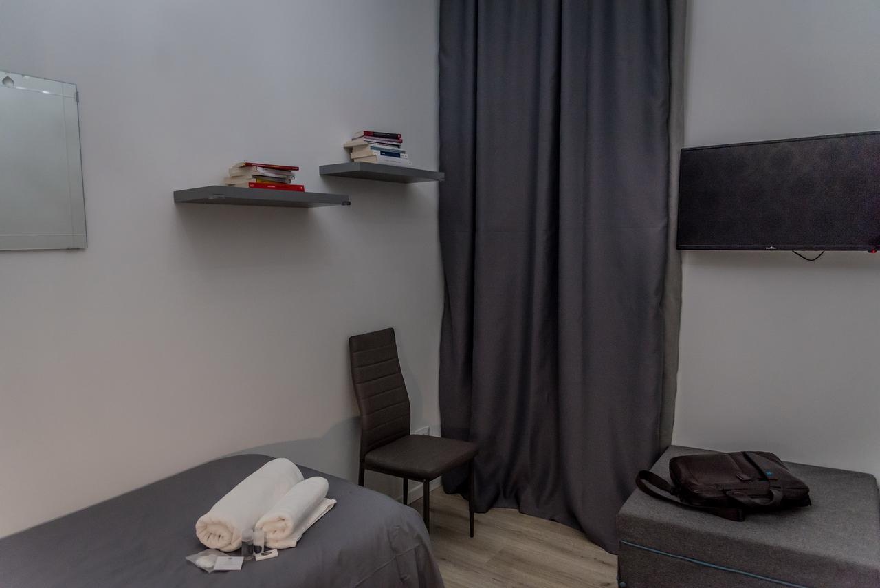 Inside Roma Rooms Экстерьер фото