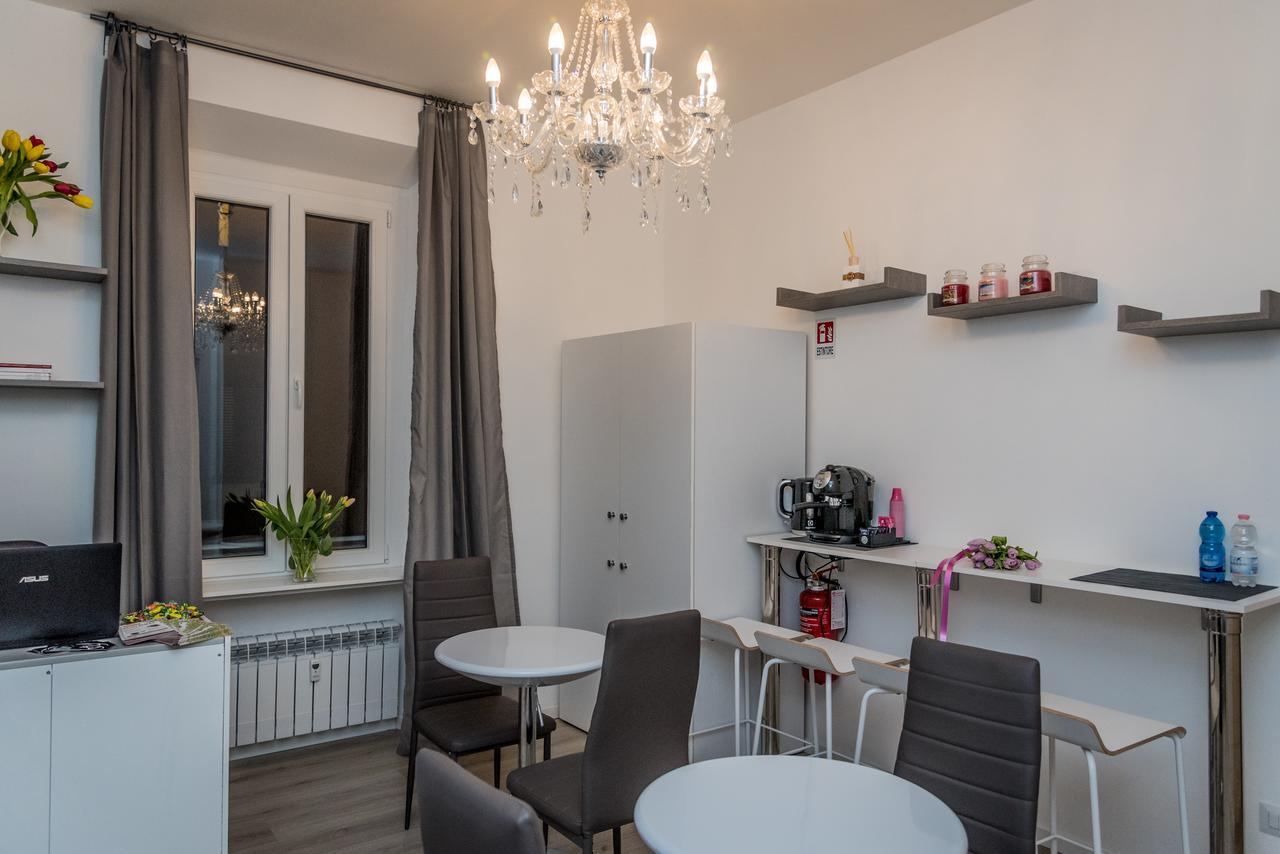 Inside Roma Rooms Экстерьер фото