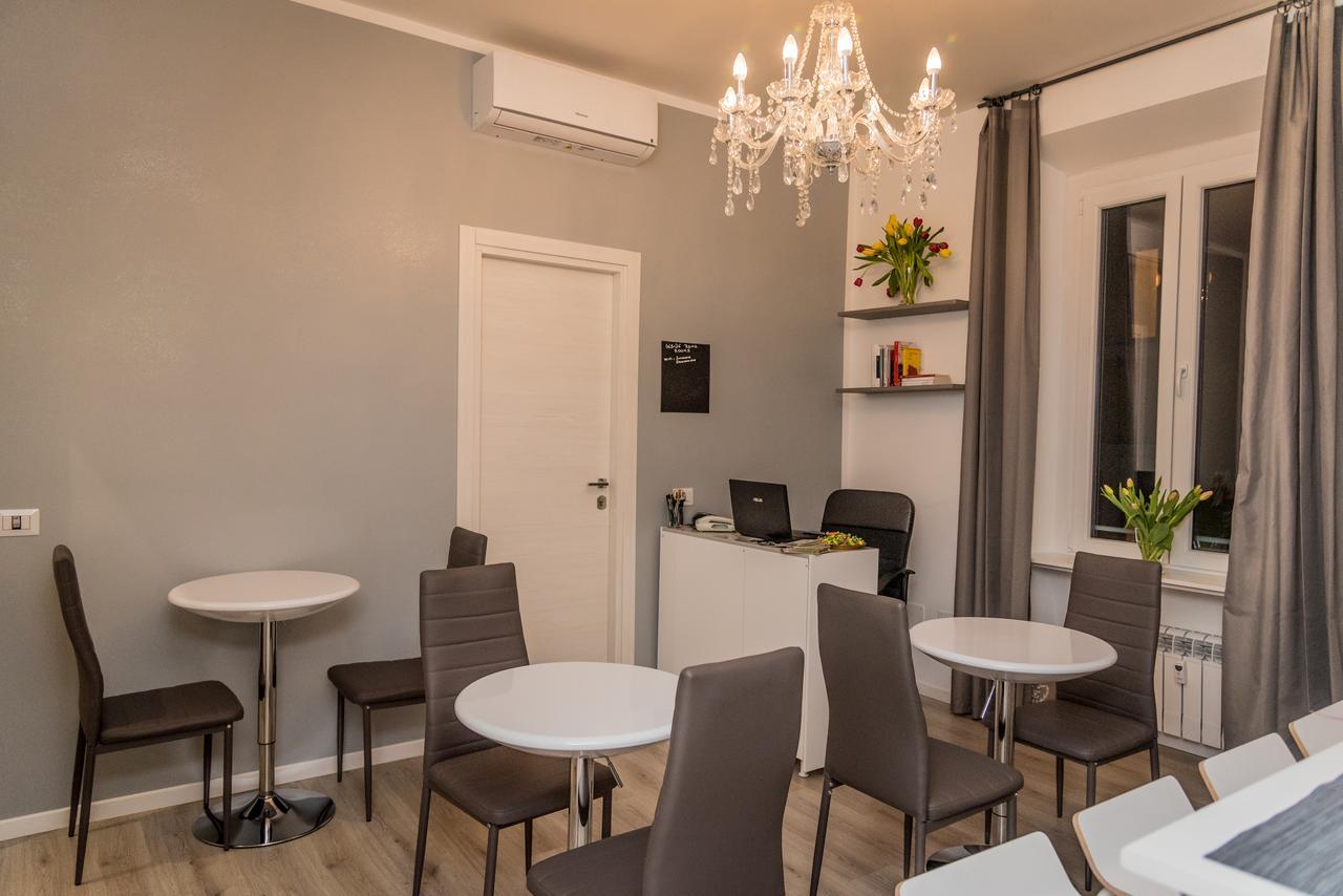 Inside Roma Rooms Экстерьер фото