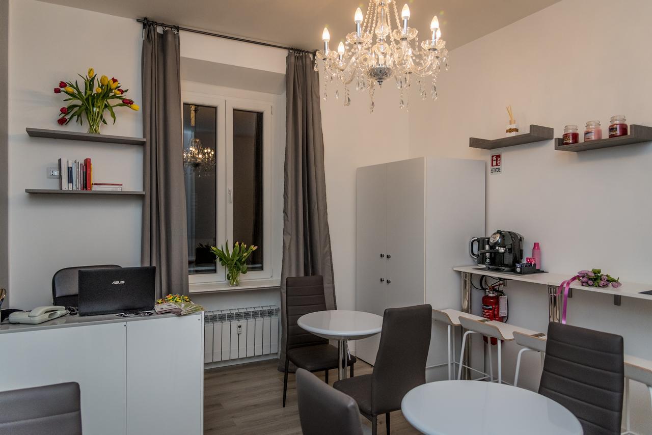 Inside Roma Rooms Экстерьер фото