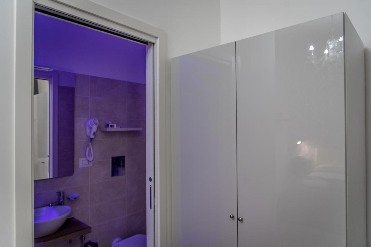 Inside Roma Rooms Экстерьер фото