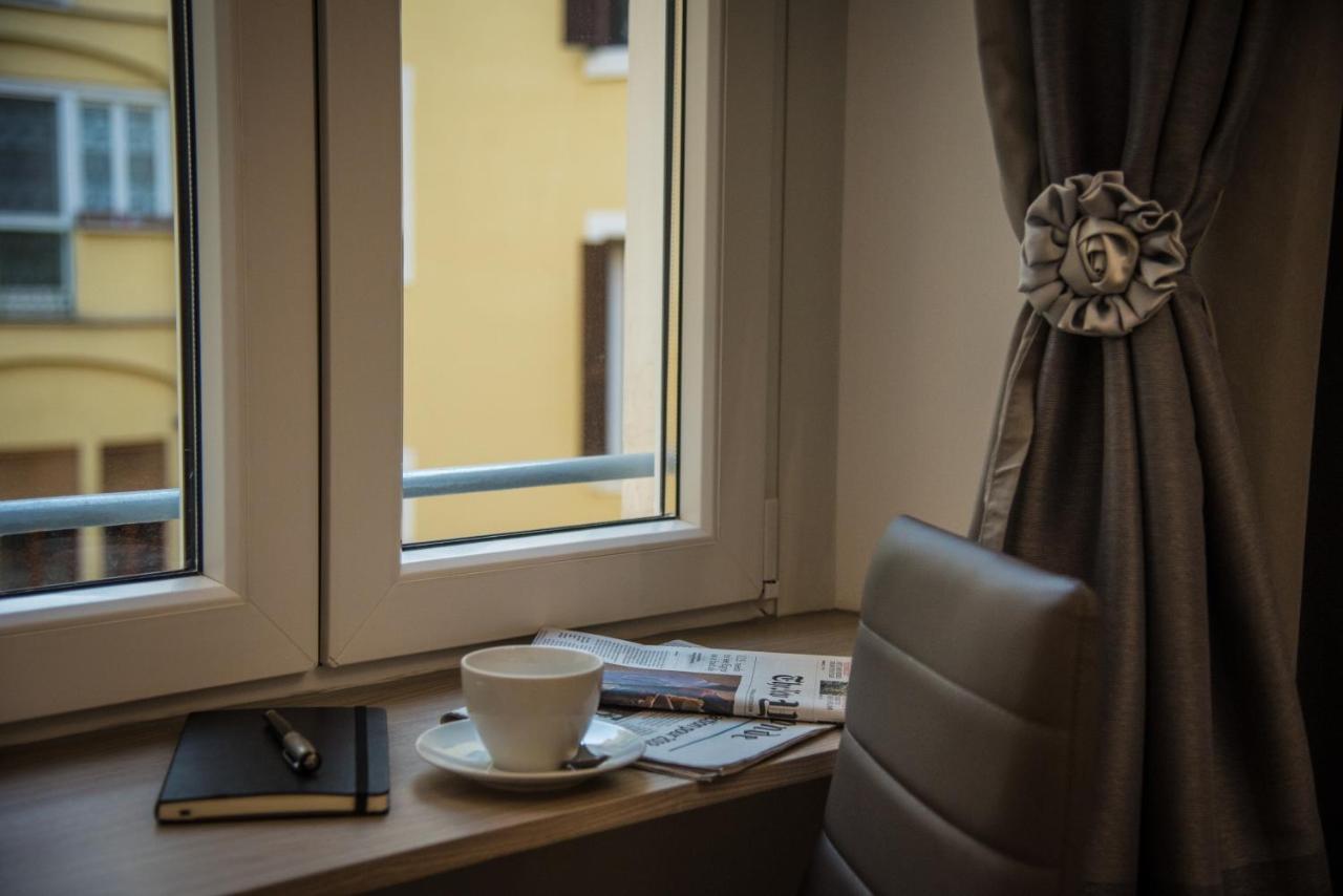 Inside Roma Rooms Экстерьер фото