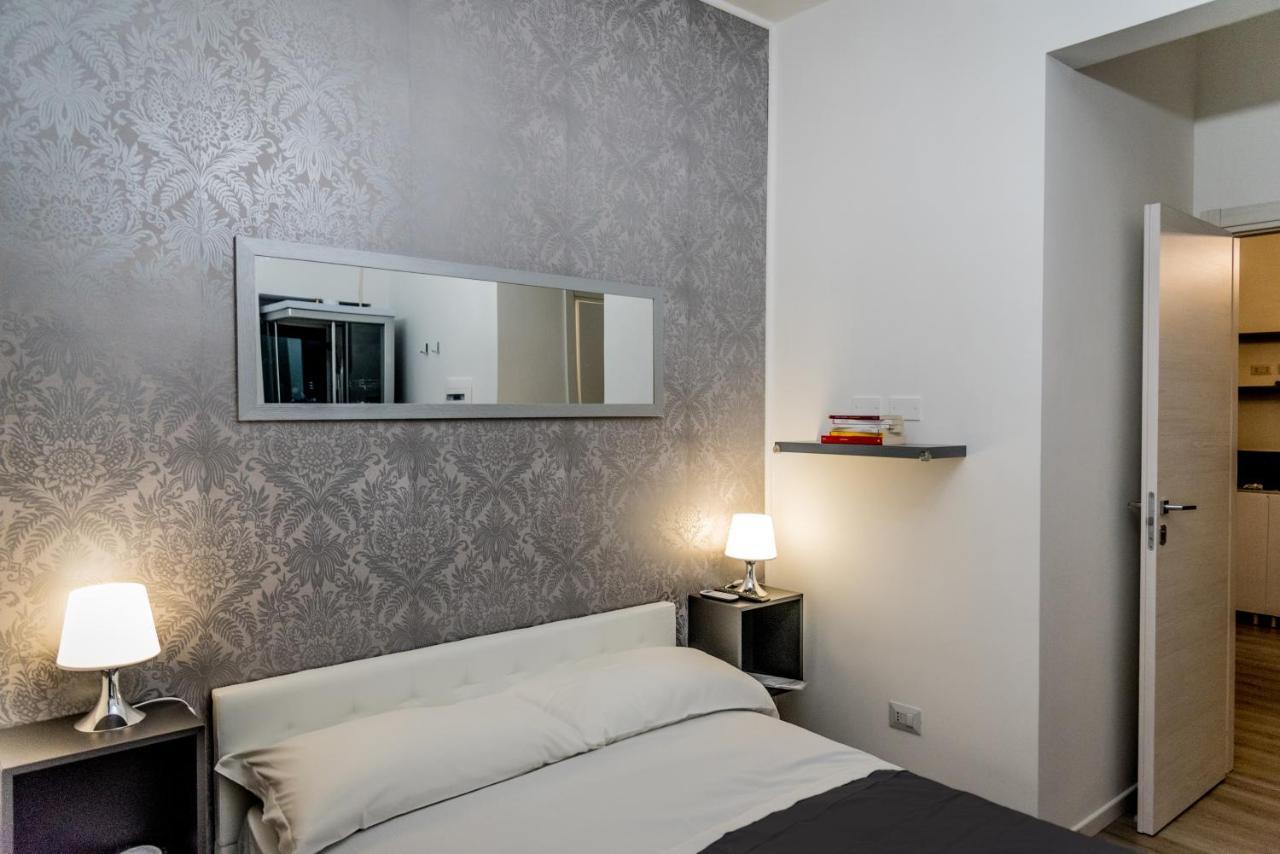 Inside Roma Rooms Экстерьер фото