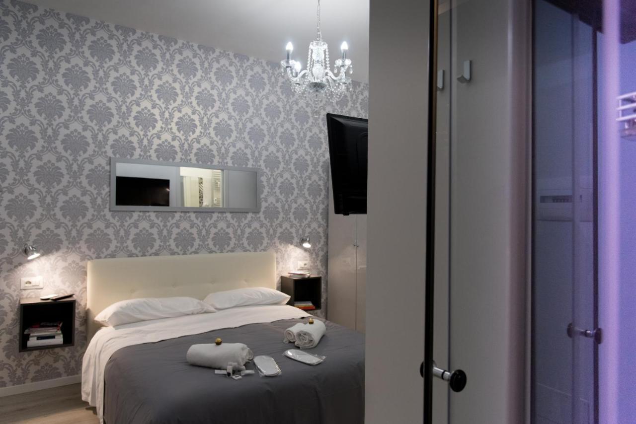 Inside Roma Rooms Экстерьер фото